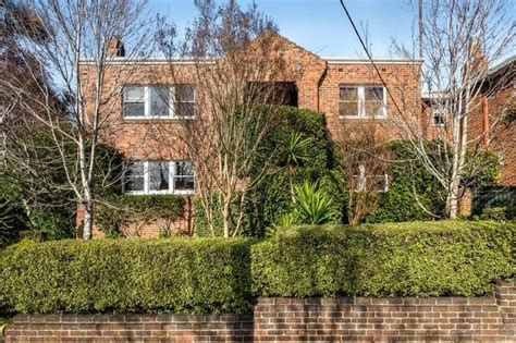 128 properties for sale in Toorak, VIC 3142 .
